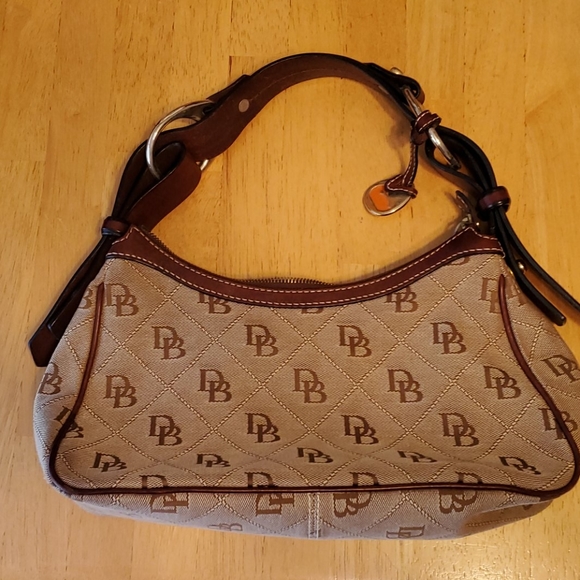 Dooney & Bourke purse - Picture 2 of 8